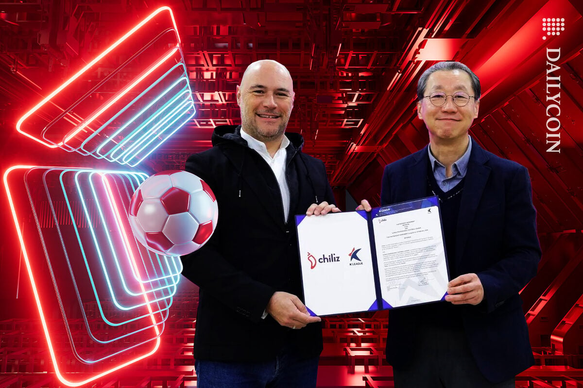 Alexandre Dreyfus of Chilliz and General Secretary of K League, Yeon Sang Cho signed a contract together.